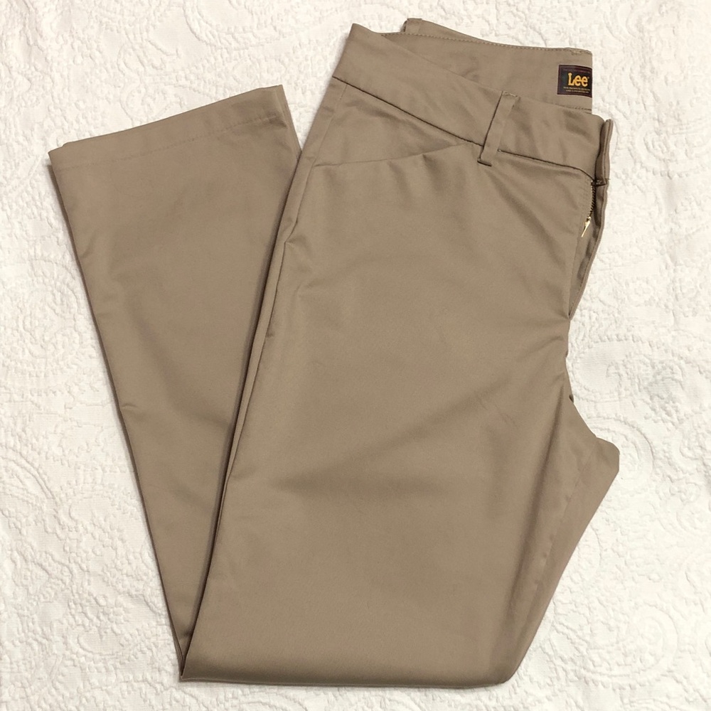 Lee Womens Khaki Pants Chinos Size 8 SHORT Trousers